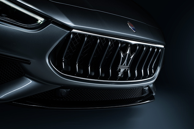 Hang xe Y ra mat xe lai Ghibli Hybrid 2021 dau tien trong lich su-Hinh-4