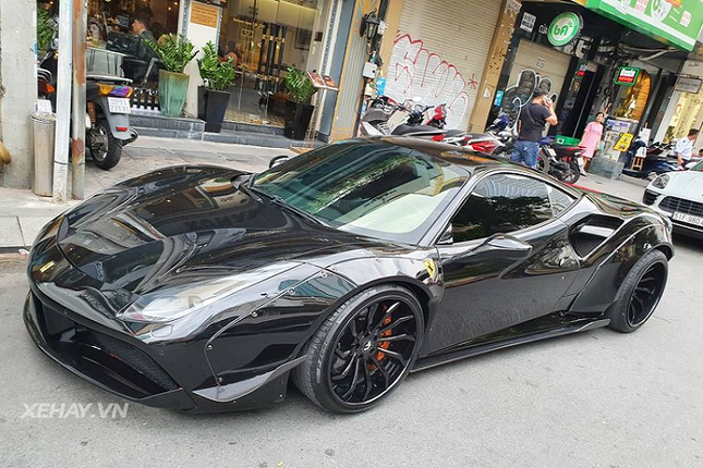 Ngam cuc pham sieu xe do Ferrari 488 GTB Liberty Walk