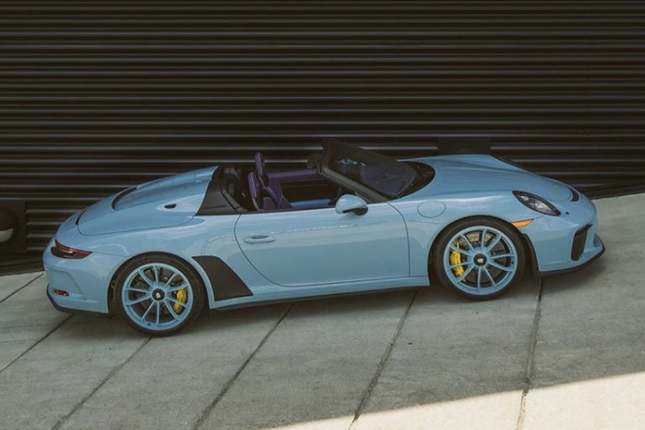Can canh sieu xe Porsche 911 Speedster hang hiem