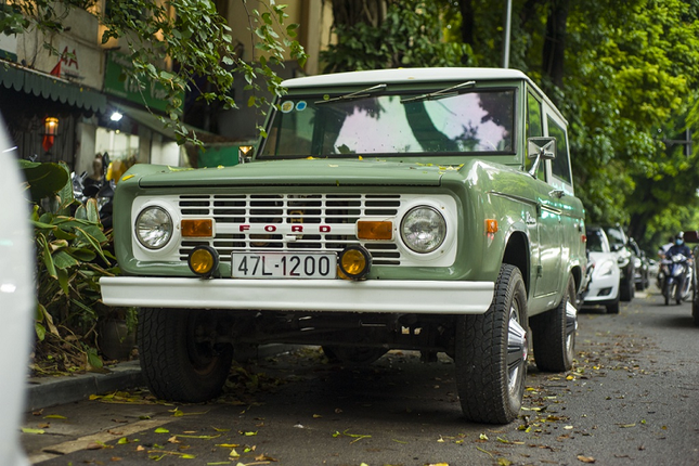 Ngam SUV Ford Bronco “hang hiem” tai Ha thanh