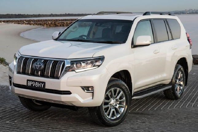 Toyota Land Cruiser Prado 2021 co gia hon 1 ty dong co gi hay?