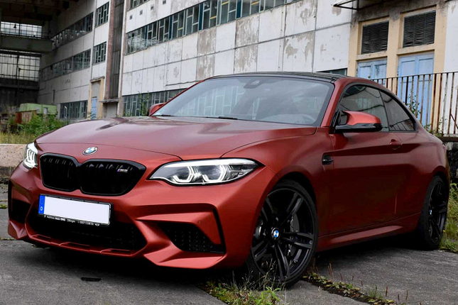 Chi co 2 chiec BMW M2 so huu mau son cuc hiem nay