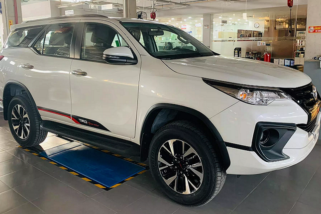 Toyota Fortuner 2020 tai Viet Nam giam ca tram trieu de xa hang-Hinh-3