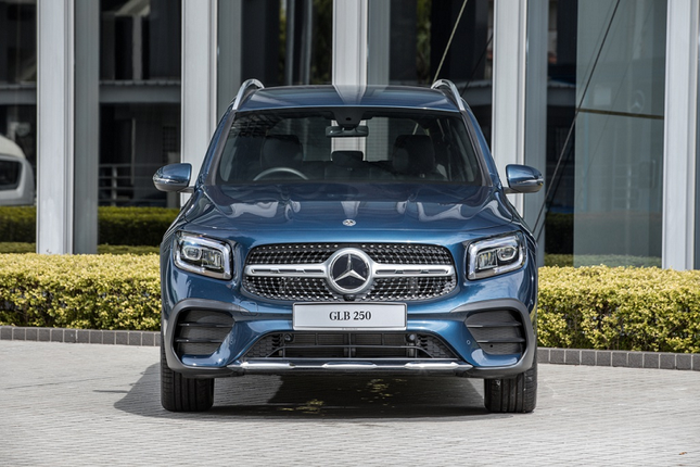 Mercedes-Benz GLB tu 65.000 USD tai Malaysia khac gi Viet Nam?-Hinh-3