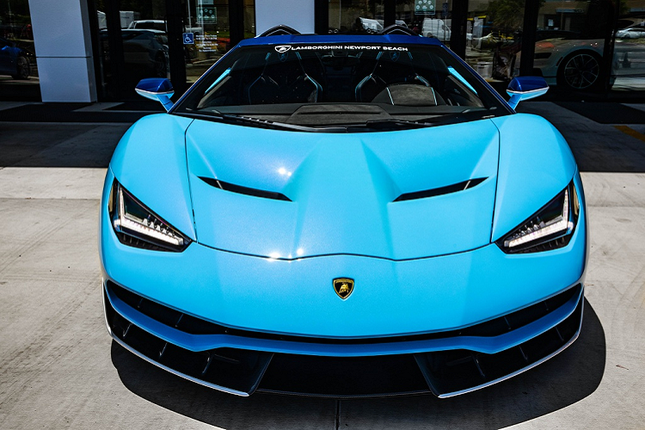 Ngam Lamborghini Centenario mui tran cu nhung gia toi 2,6 trieu USD-Hinh-3