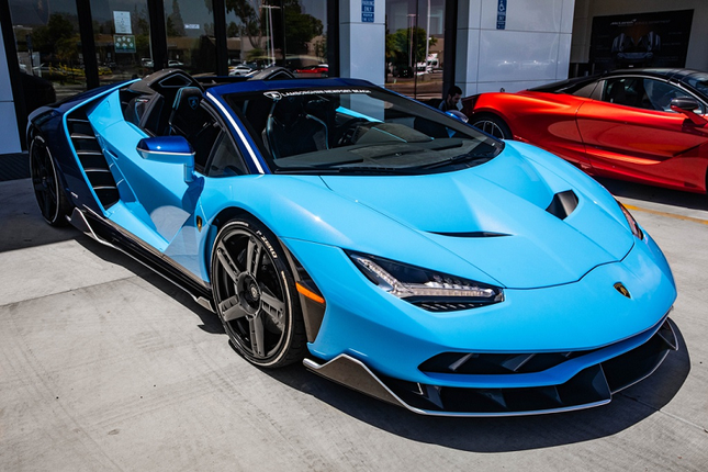 Ngam Lamborghini Centenario mui tran cu nhung gia toi 2,6 trieu USD