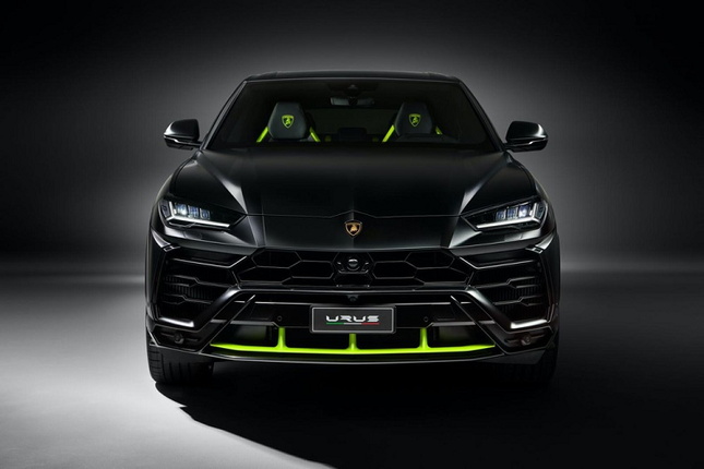 Can canh SUV Lamborghini Urus Graphite Capsule 2021