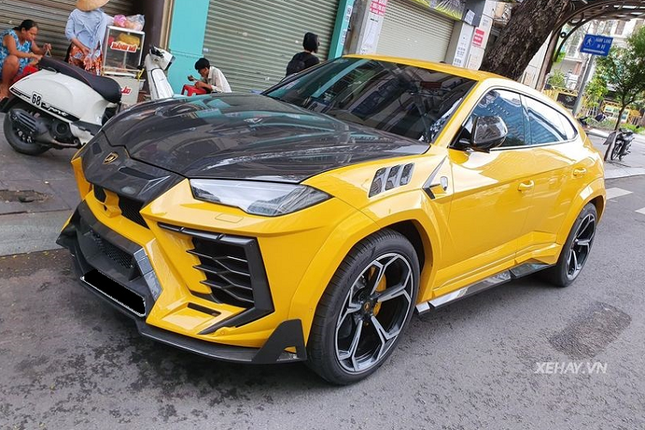 Ngam Lamborghini Urus sang chanh voi dan ao hon 3 ty o Sai Gon