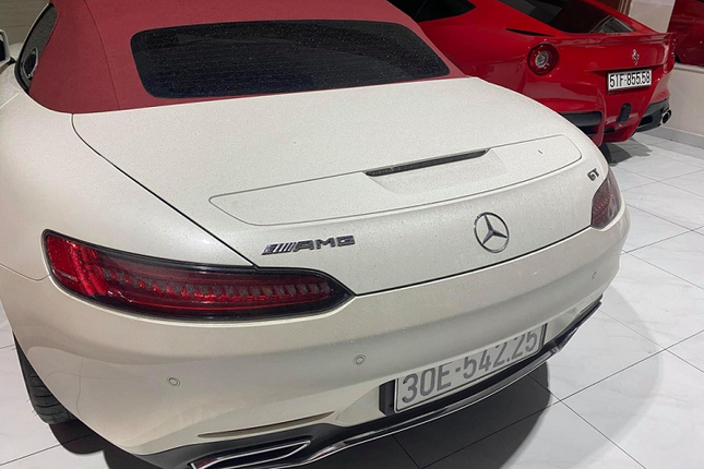 Can canh xe Mercedes-AMG GT Roadster gia hon 10 ty cua dai gia Sai Gon-Hinh-3