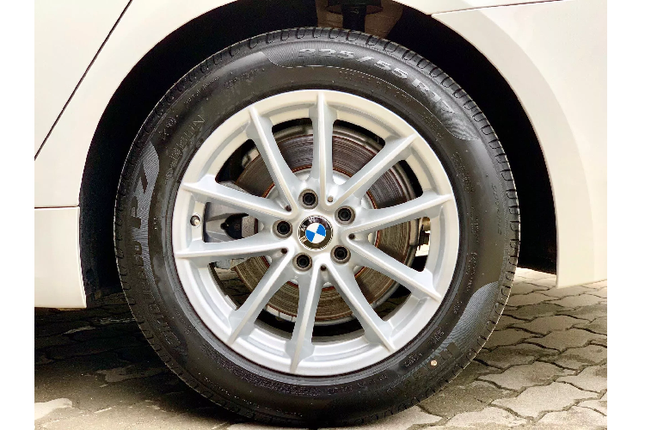 BMW 520i giam den 200 trieu dong, gia chi con 1,8 ty-Hinh-7