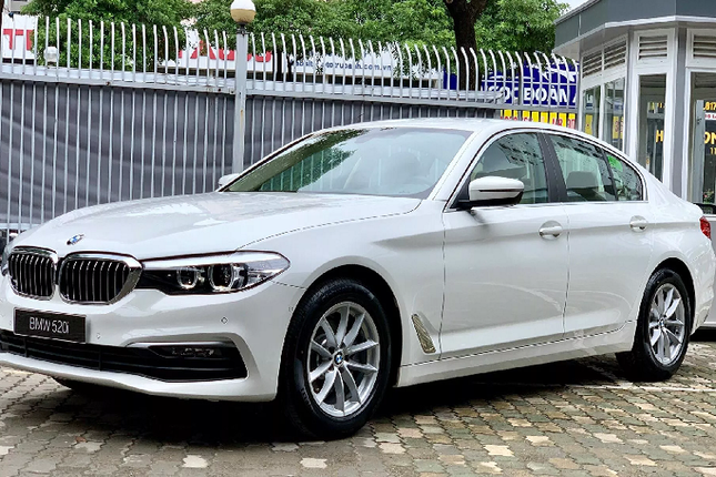 BMW 520i giam den 200 trieu dong, gia chi con 1,8 ty