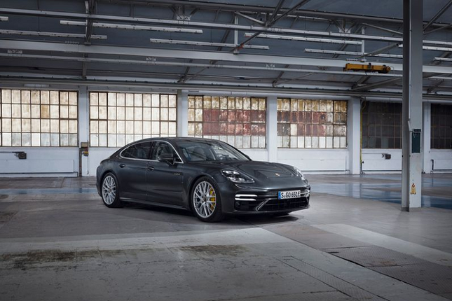 Kham pha 'doc co cau bai' Porsche Panamera Turbo S E-Hybrid 2021-Hinh-3