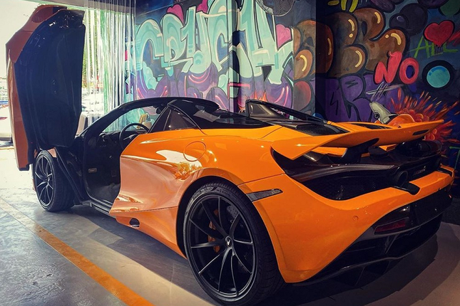 Dai gia Sai Gon mua tang vo sieu xe McLaren 720S Spider gia hon 23 ty-Hinh-7