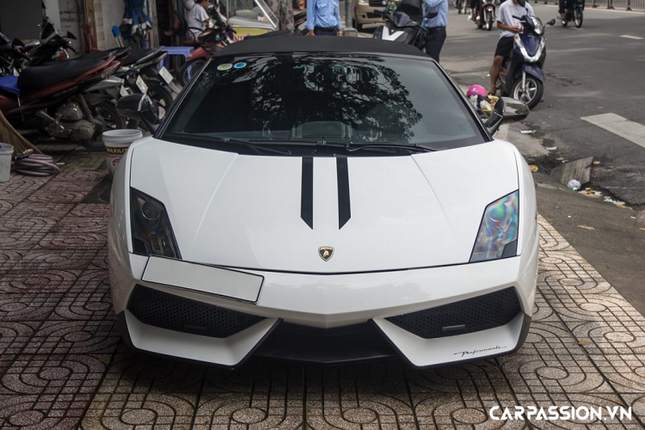 Sieu xe Lamborghini Gallardo doc nhat Viet Nam duoc dai gia Sai Gon mua-Hinh-3