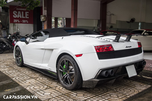 Sieu xe Lamborghini Gallardo doc nhat Viet Nam duoc dai gia Sai Gon mua-Hinh-4