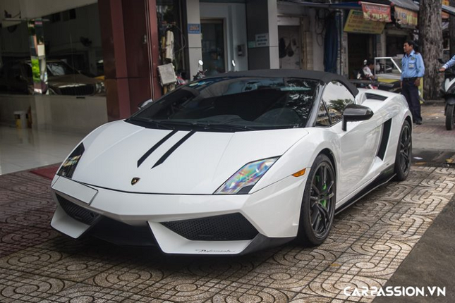 Sieu xe Lamborghini Gallardo doc nhat Viet Nam duoc dai gia Sai Gon mua