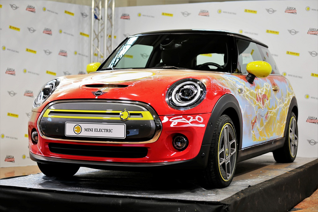 Ngam MINI Cooper phien ban 'sieu anh hung'