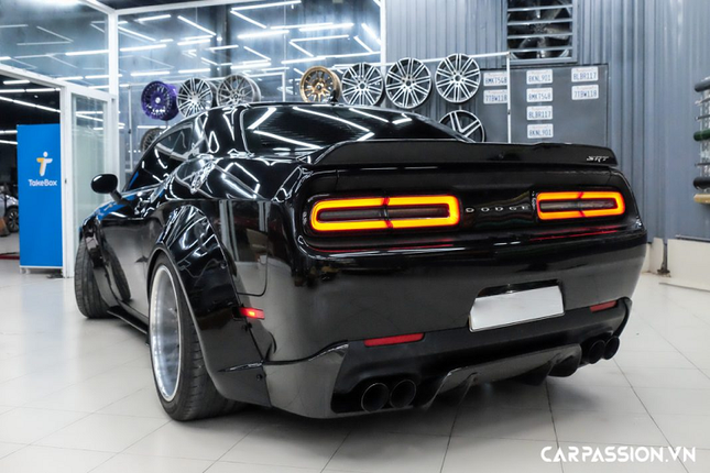 Can canh Dodge Challenger SRT gia hon 6 ty o Sai Gon-Hinh-3