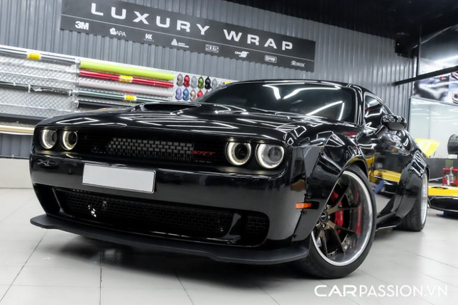 Can canh Dodge Challenger SRT gia hon 6 ty o Sai Gon