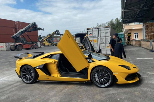 Dai gia Da Nang chi hon 50 ty dong tau Lamborghini Aventador SVJ-Hinh-2