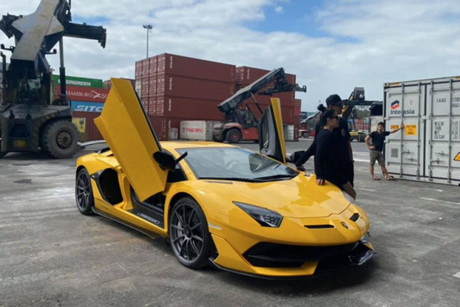 Dai gia Da Nang chi hon 50 ty dong tau Lamborghini Aventador SVJ-Hinh-3