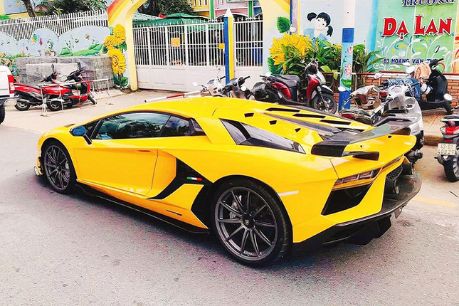 Dai gia Da Nang chi hon 50 ty dong tau Lamborghini Aventador SVJ-Hinh-6