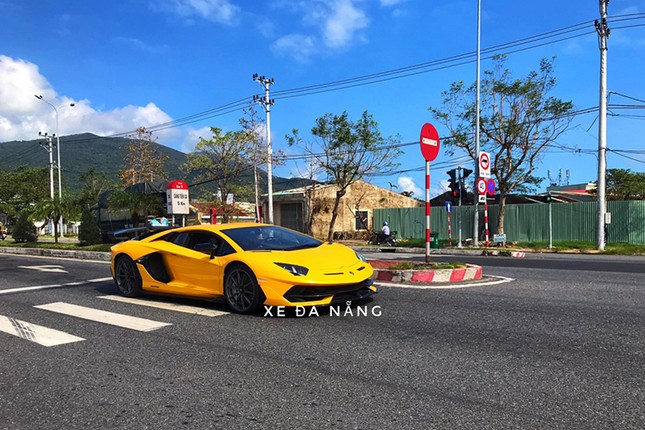 Ngam Aventador SVJ va McLaren 720S Spider gia hon 70 ty dong tai Da Nang-Hinh-10