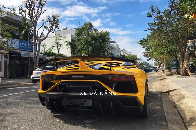 Ngam Aventador SVJ va McLaren 720S Spider gia hon 70 ty dong tai Da Nang-Hinh-11