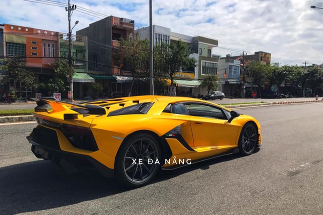 Ngam Aventador SVJ va McLaren 720S Spider gia hon 70 ty dong tai Da Nang-Hinh-5