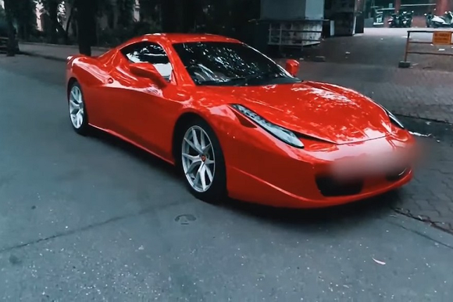 Sieu xe Ferrari 458 Italia chi 249 trieu dong?