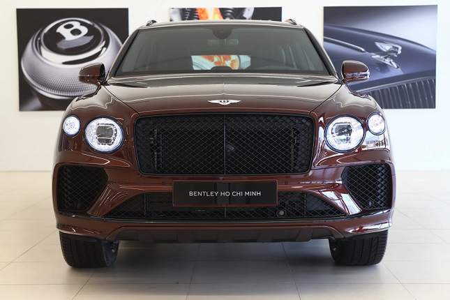 Dai gia Sai Gon chi 17 ty tau Bentley Bentayga 2021