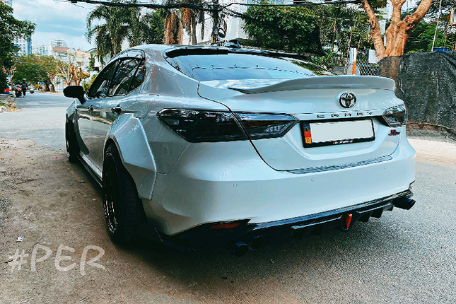 Toyota Camry 2020 do body doc nhat Viet Nam-Hinh-8