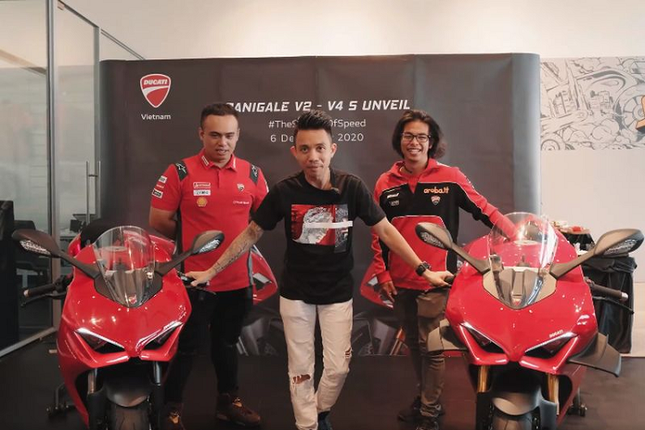 Can canh sieu moto Ducati Panigale V4 gia hon 2 ty dong cua dai gia Minh Nhua