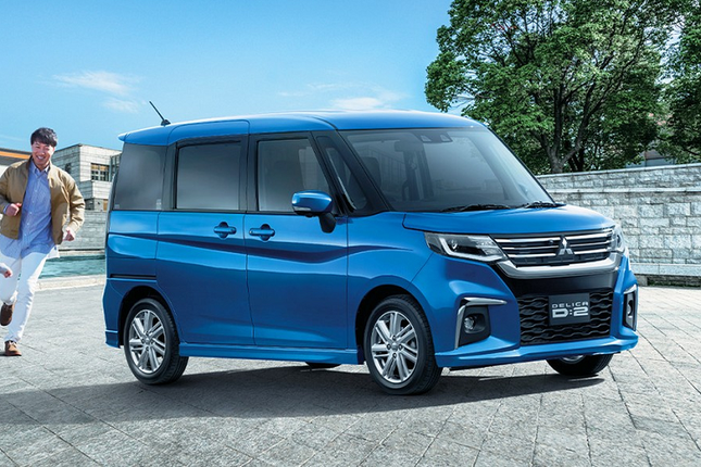 Chi tiet Mitsubishi Delica 2021 chi hon 400 trieu dong