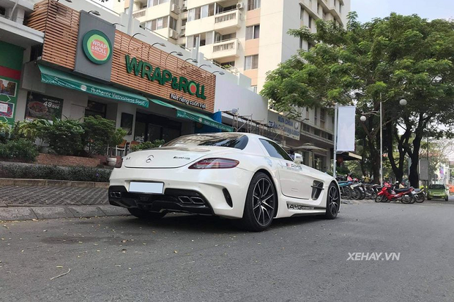 Ngam sieu pham Mercedes-AMG SLS hang hiem lan banh o Sai Gon-Hinh-3