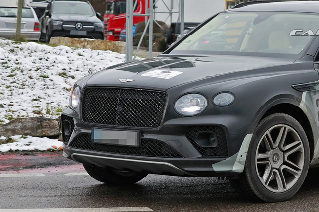 Xe sieu sang Bentley Bentayga lan dau lo dien-Hinh-5