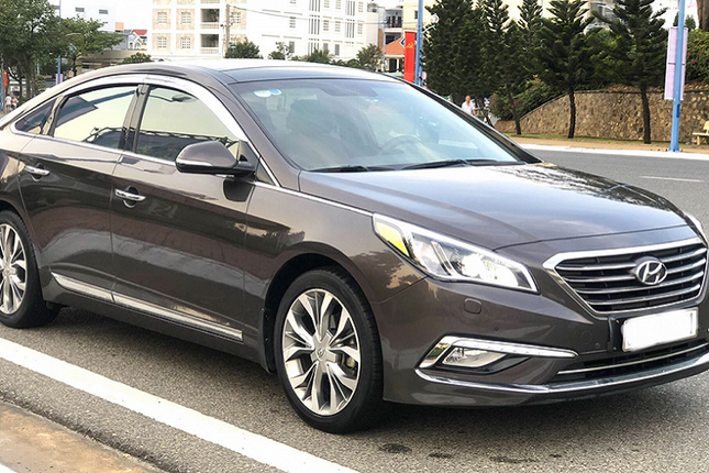 Hyundai Sonata ngoai nhap chay 6 nam van co gia 600 trieu dong