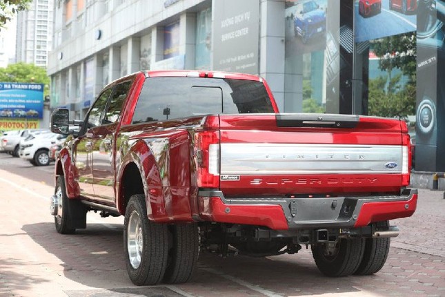 Dai gia lan dot bien Binh Phuoc chi 6 ty mua Ford F450 Limited-Hinh-4