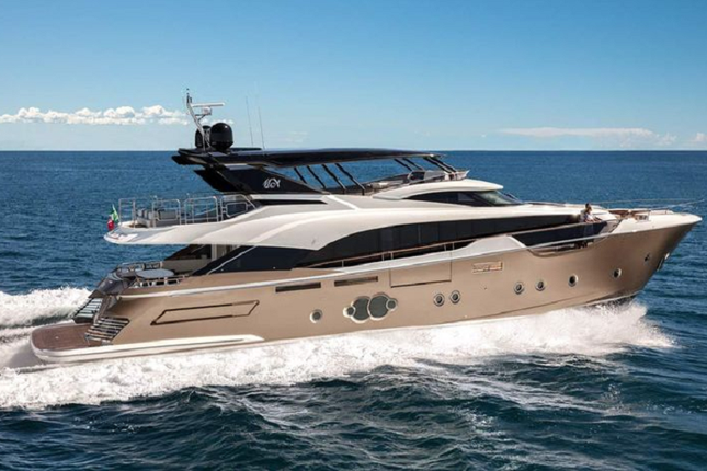 Xem du thuyen Monte Carlo Yachts MCY gia gan 250 ty dong cua gioi sieu giau-Hinh-2