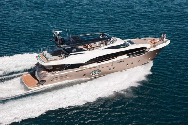 Xem du thuyen Monte Carlo Yachts MCY gia gan 250 ty dong cua gioi sieu giau-Hinh-4