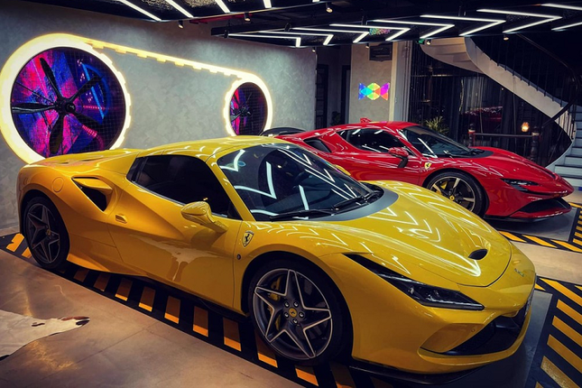 Dai gia Sai Gon chi dong tien mua sieu xe Ferrari SF90 Stradale va F8 Spider-Hinh-2