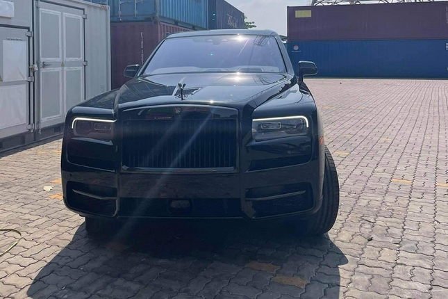 Ngam cap doi Rolls-Royce Cullinan gia hon 80 ty ve Viet Nam-Hinh-2