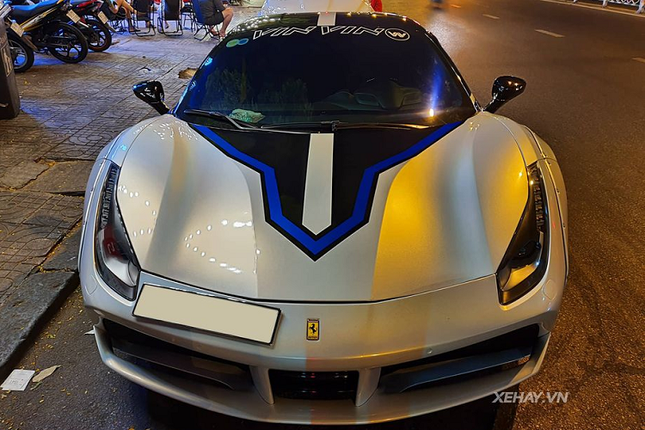 Can canh Ferrari 488 GTB do Liberty Walk doi mau son-Hinh-3