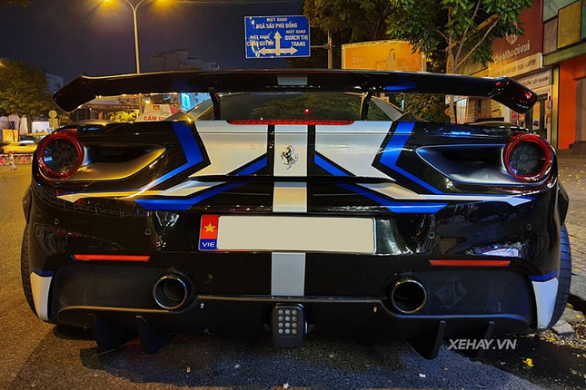 Can canh Ferrari 488 GTB do Liberty Walk doi mau son-Hinh-6