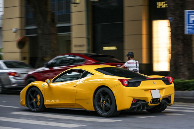 Sieu xe Ferrari 458 Italia hang hiem tai xuat tai Ha Noi-Hinh-2