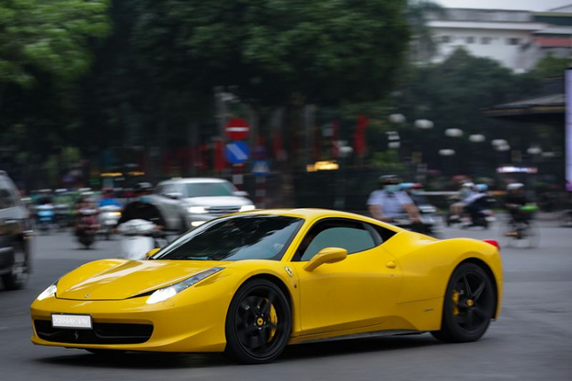 Sieu xe Ferrari 458 Italia hang hiem tai xuat tai Ha Noi