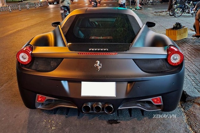 Chiem nguong Ferrari 458 Italia dao pho Sai Gon-Hinh-3