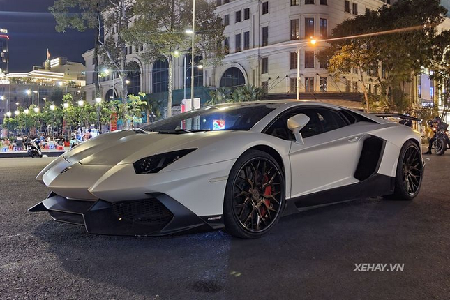 Can canh chiec Lamborghini Aventador doc nhat Viet Nam-Hinh-4