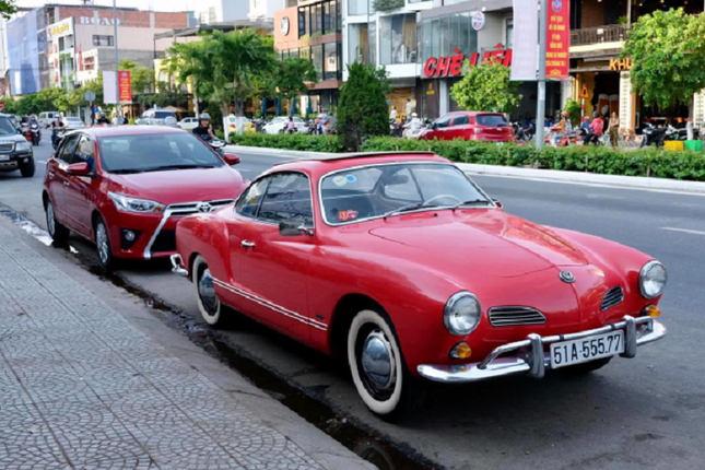 Can canh Volkswagen Karmann Ghia gia chi 900 trieu o Sai Gon