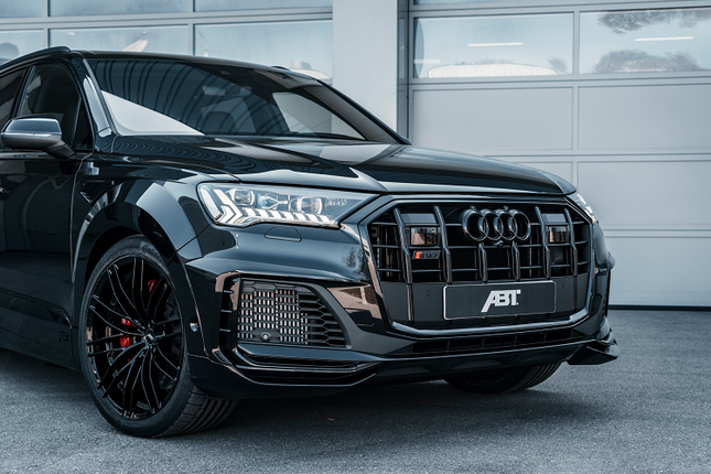 Can canh Audi SQ7 manh ngang sieu Lamborghini Urus-Hinh-2